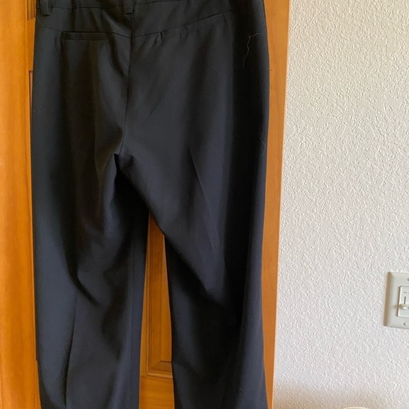 Sandro Sport Black Cropped Pants Sz 10 - Picture 2 of 4